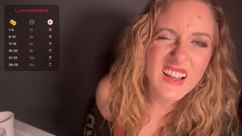 Snapshot of chanelmaxxx chatting on January 9, 2026, 6:53 pm ChanelMaxxx online show from January 9, 2026, 6:53 pm