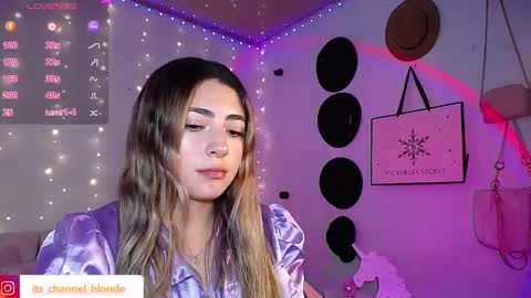 Snapshot of channel_blonde_a chatting on March 4, 2025, 8:05 pm channel_blonde_a online show from March 4, 2025, 8:05 pm