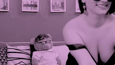 The Queen online show from February 8, 2026, 3:26 pm