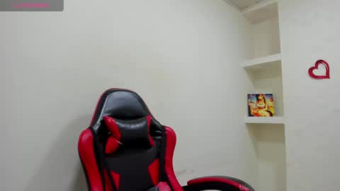 Snapshot of chantalvedette chatting on July 17, 2026, 12:23 pm online show from July 17, 2026, 12:23 pm