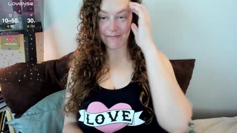 Snapshot of chantarra chatting on March 9, 2025, 6:32 pm Chantarra Chant Chanty C Lady C  please not baby babe BB or other pet names online show from March 9, 2025, 6:32 pm