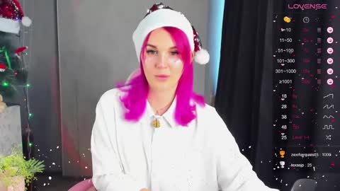 Suzanna Snow online show from December 25, 2024, 7:14 am