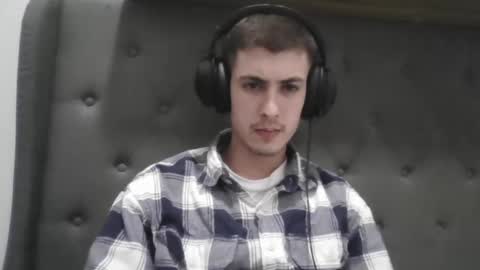 Snapshot of charismaticcharm chatting on January 22, 2025, 8:29 am charismaticcharm online show from January 22, 2025, 8:29 am