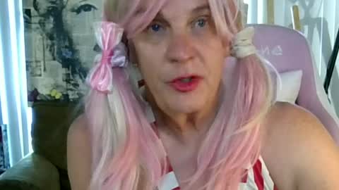 Snapshot of charli_girl chatting on May 17, 2026, 7:43 pm Charli online show from May 17, 2026, 7:43 pm
