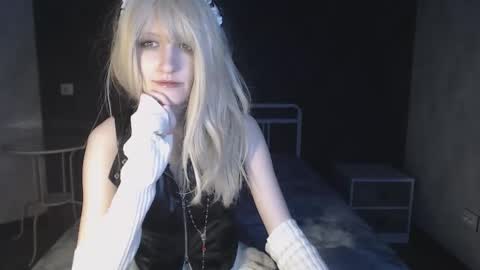 Snapshot of charlie_crystal chatting on January 15, 2026, 3:22 am Charlie online show from January 15, 2026, 3:22 am