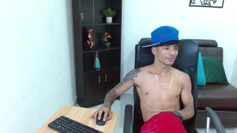 Snapshot of charlie_oconnor chatting on December 20, 2024, 5:36 am Charlie oconnor online show from December 20, 2024, 5:36 am