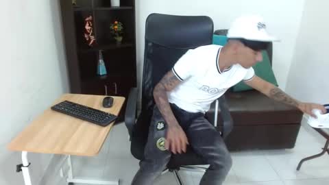 Snapshot of charlie_oconnor chatting on December 27, 2024, 4:26 am Charlie oconnor online show from December 27, 2024, 4:26 am