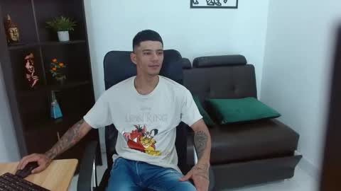 Snapshot of charlie_oconnor chatting on February 19, 2025, 2:44 am Charlie oconnor online show from February 19, 2025, 2:44 am