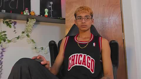 Snapshot of charlieerusso chatting on February 9, 2025, 8:02 pm Charles Russo online show from February 9, 2025, 8:02 pm