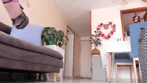 Snapshot of charlize_legs_ chatting on June 10, 2026, 4:39 pm Charlize online show from June 10, 2026, 4:39 pm