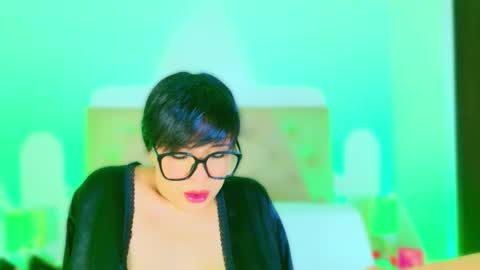 Charloott Evans online show from October 1, 2025, 3:12 am