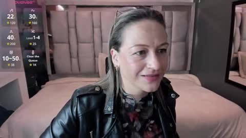 Snapshot of charlot_milf chatting on October 3, 2025, 12:02 pm Charlot milf online show from October 3, 2025, 12:02 pm