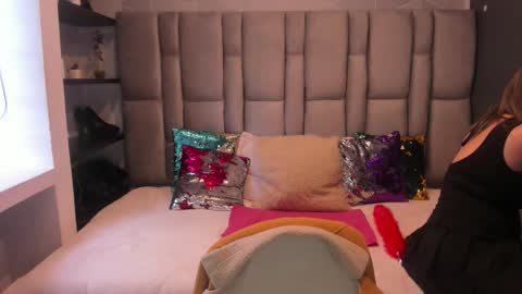 Snapshot of charlot_milf chatting on October 22, 2025, 11:54 am Charlot milf online show from October 22, 2025, 11:54 am