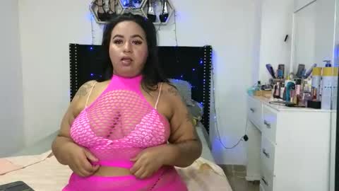 charlotte_027 online show from January 18, 2026, 3:32 am