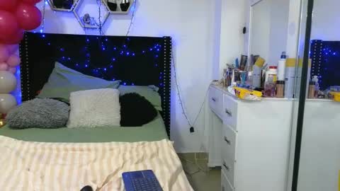 charlotte_027 online show from February 17, 2026, 3:14 am