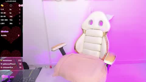 charlotte__milf online show from February 25, 2026, 7:40 am