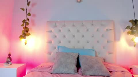 Snapshot of charlotte_collins_2 chatting on June 1, 2026, 2:35 am Sofia online show from June 1, 2026, 2:35 am