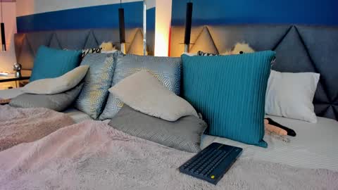 Snapshot of charlotte_copper chatting on January 12, 2025, 5:11 pm Charlotte online show from January 12, 2025, 5:11 pm