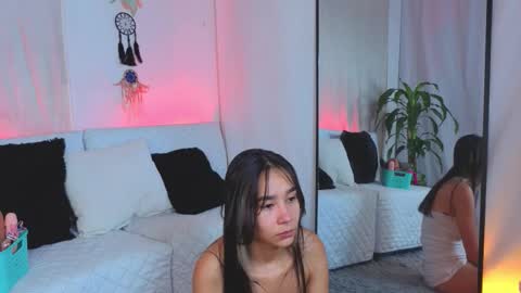 Snapshot of charlotte_copper chatting on September 19, 2025, 9:22 am Charlotte online show from September 19, 2025, 9:22 am