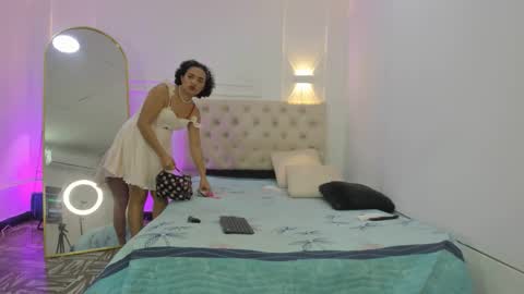 charlottte y dante online show from February 25, 2026, 4:11 am