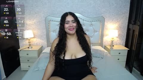 Snapshot of charlotte_gonsalez chatting on December 6, 2024, 5:33 pm Charlotte online show from December 6, 2024, 5:33 pm