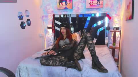 CHARLOTTELANDRY online show from April 20, 2026, 9:38 pm