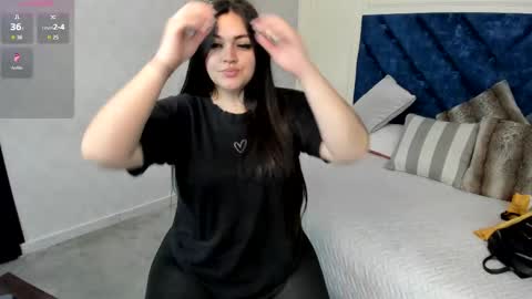 Charlotte Mayers online show from October 27, 2025, 11:25 am