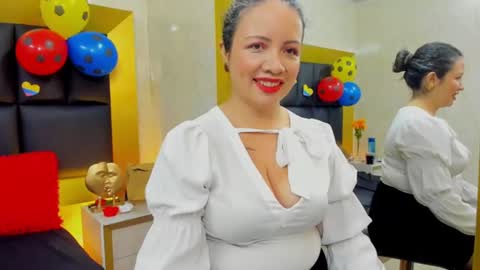 charlotte_monnroe online show from June 25, 2026, 1:15 pm