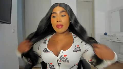 Snapshot of charlotte_tiller chatting on May 27, 2026, 4:31 am Yuli online show from May 27, 2026, 4:31 am