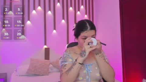 Snapshot of charlottee27_ chatting on May 28, 2026, 2:09 am Charlottee online show from May 28, 2026, 2:09 am