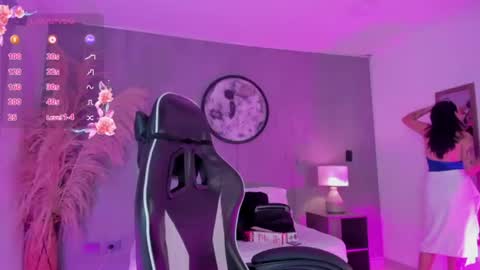 Snapshot of charlottee27_ chatting on July 15, 2026, 2:06 am Charlottee online show from July 15, 2026, 2:06 am