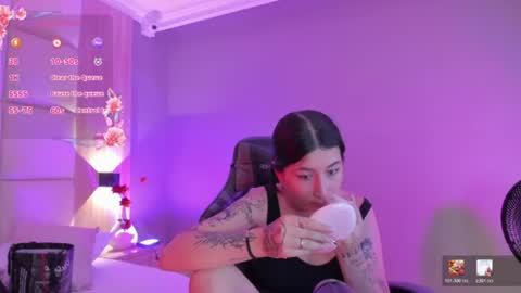 Snapshot of charlottee27_ chatting on July 24, 2026, 3:15 am Charlottee online show from July 24, 2026, 3:15 am