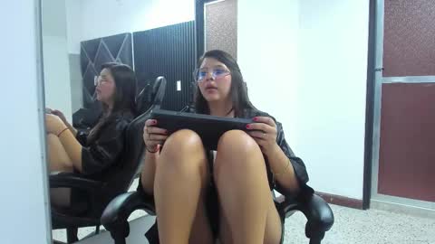 Snapshot of charlottee_starr chatting on September 19, 2025, 7:58 pm charlottee_starr online show from September 19, 2025, 7:58 pm