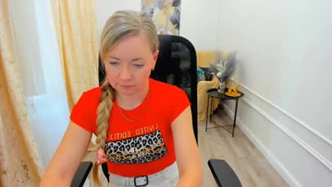 Snapshot of charlottekerti chatting on June 3, 2026, 12:52 pm Charlotte online show from June 3, 2026, 12:52 pm