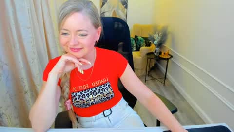 Snapshot of charlottekerti chatting on June 3, 2026, 2:33 pm Charlotte online show from June 3, 2026, 2:33 pm