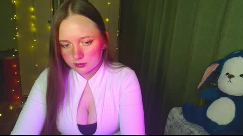 Kira online show from September 20, 2025, 3:57 pm