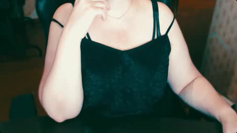 CharlotteXTasty online show from October 8, 2025, 10:35 am