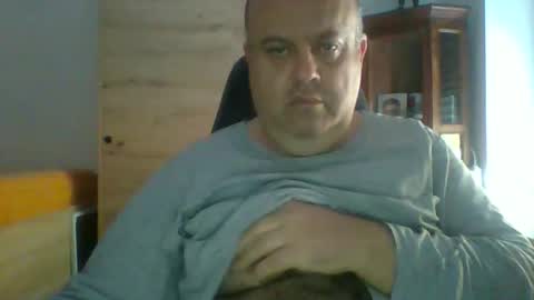 charly online show from November 12, 2025, 8:37 am