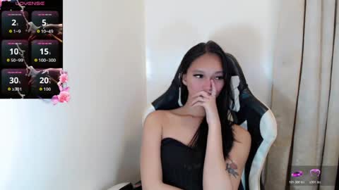 Snapshot of charm_fuckdoll8 chatting on July 10, 2026, 1:36 pm charm_fuckdoll8 online show from July 10, 2026, 1:36 pm