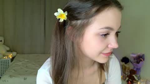 Snapshot of charming_bliss chatting on April 4, 2026, 4:48 pm Kaylee online show from April 4, 2026, 4:48 pm