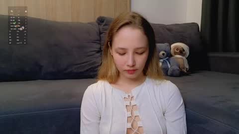 Snapshot of charming_evaa chatting on April 20, 2026, 11:17 pm Eva online show from April 20, 2026, 11:17 pm