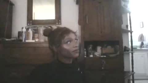 Miss Chocolate online show from November 7, 2025, 4:23 am