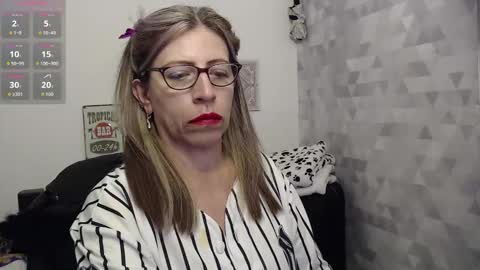 CHAYLA VICTORIA RUIZ  online show from September 19, 2025, 8:42 pm