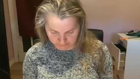 chealsiek online show from September 15, 2025, 2:06 pm