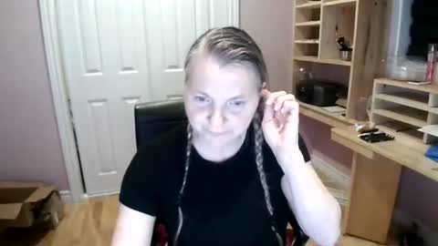 chealsiek online show from November 28, 2025, 12:46 am