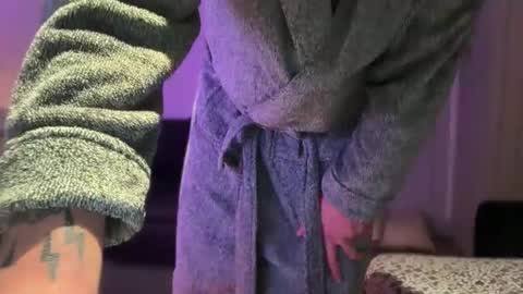 Snapshot of cheekylondon70 chatting on September 24, 2025, 11:19 pm Cheekylondon online show from September 24, 2025, 11:19 pm