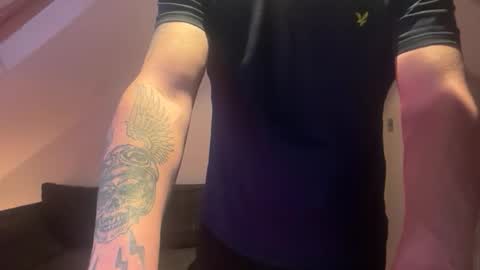 Snapshot of cheekylondon70 chatting on April 8, 2026, 9:04 pm Cheekylondon online show from April 8, 2026, 9:04 pm