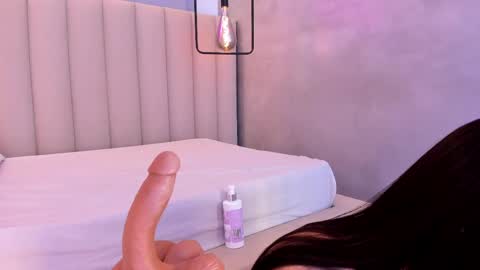 Snapshot of cherry_monroe_ chatting on April 1, 2026, 1:52 pm C H E R R Y online show from April 1, 2026, 1:52 pm