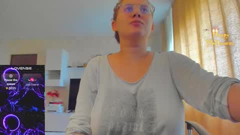 mayra online show from October 23, 2025, 8:02 am