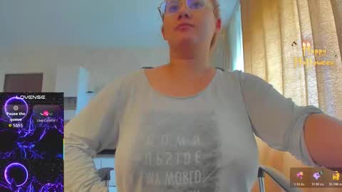 mayra online show from October 28, 2025, 11:47 am